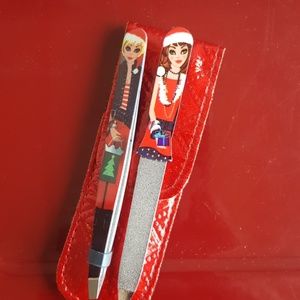 Tweezer and nail file set